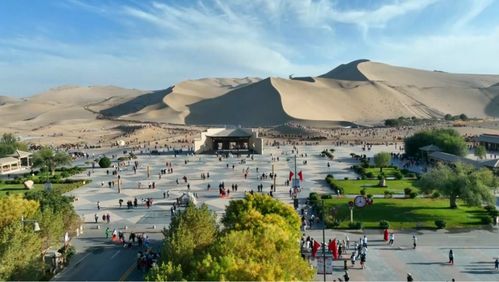 敦煌市鳴沙山月牙泉景區(qū)增強(qiáng)服務(wù)保障 提升游客體驗