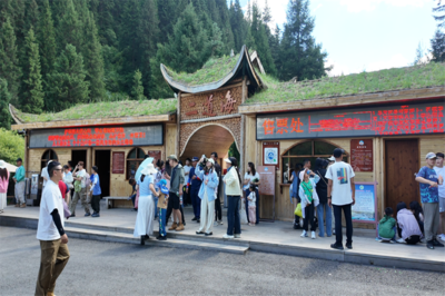 暑期黃龍景區牟尼溝二道海迎旅游高峰，精細化管理與服務保障游客體驗